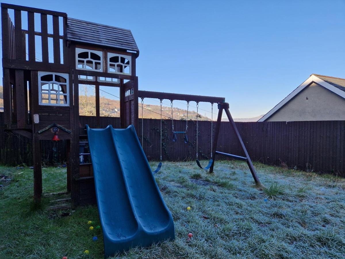 Flat 5. Modern Studio Apartment, Tynte Hotel, Mountain Ash Quakers Yard Exteriör bild